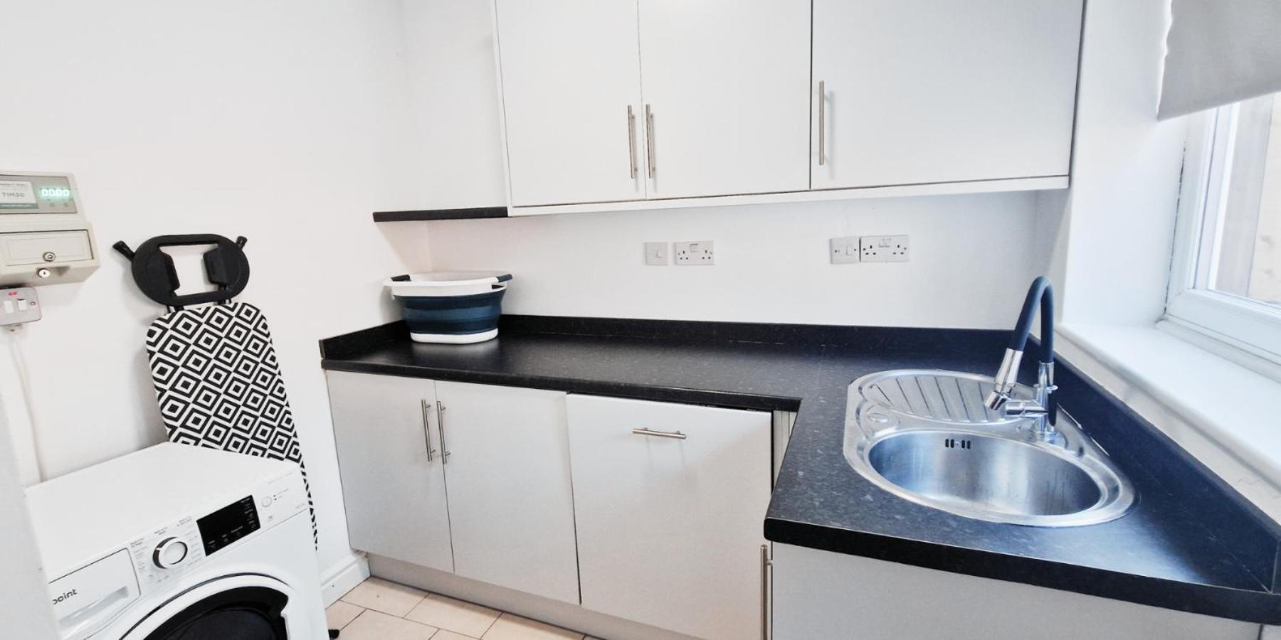 Single Room In Modern House Near 노팅엄 외부 사진