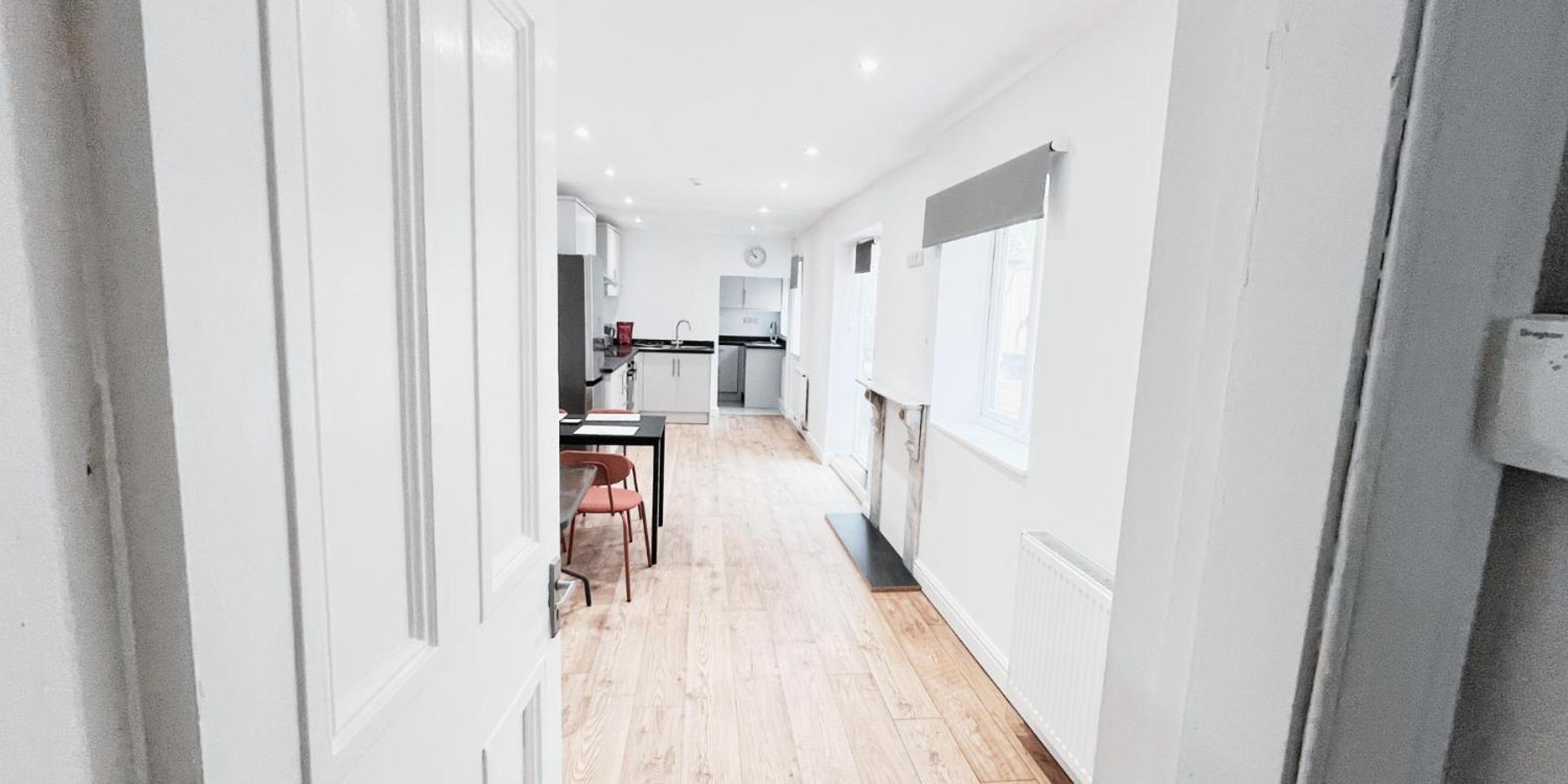 Single Room In Modern House Near 노팅엄 외부 사진
