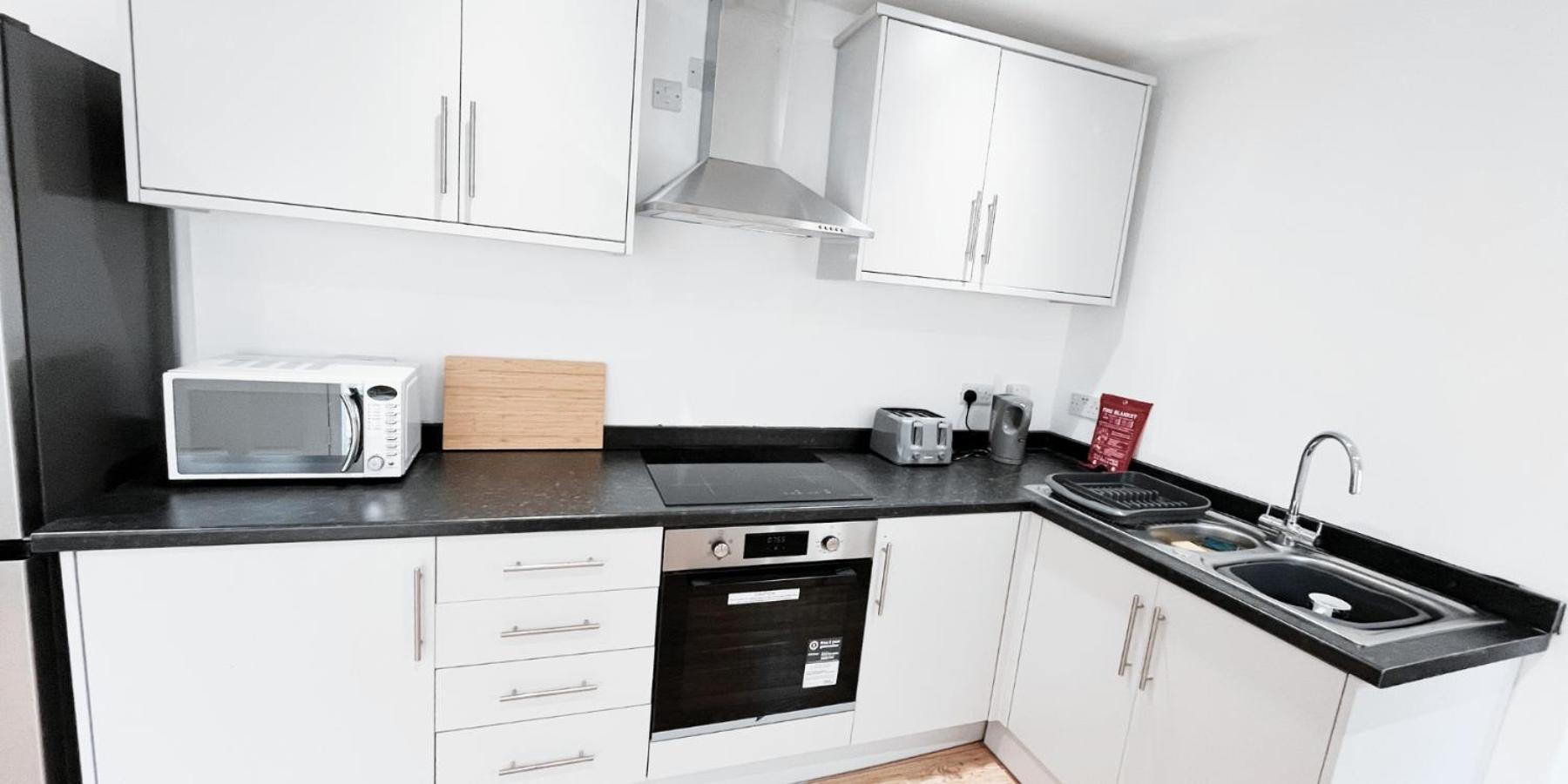 Single Room In Modern House Near 노팅엄 외부 사진
