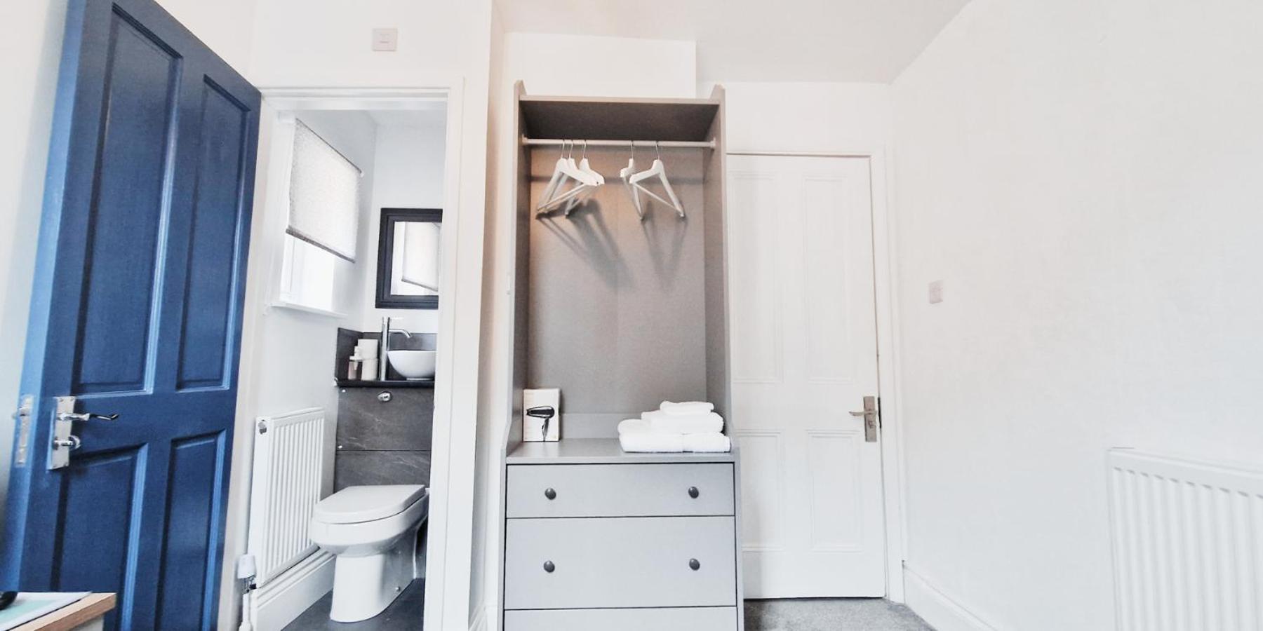 Single Room In Modern House Near 노팅엄 외부 사진