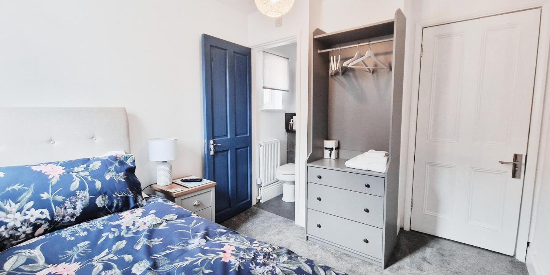 Single Room In Modern House Near 노팅엄 외부 사진